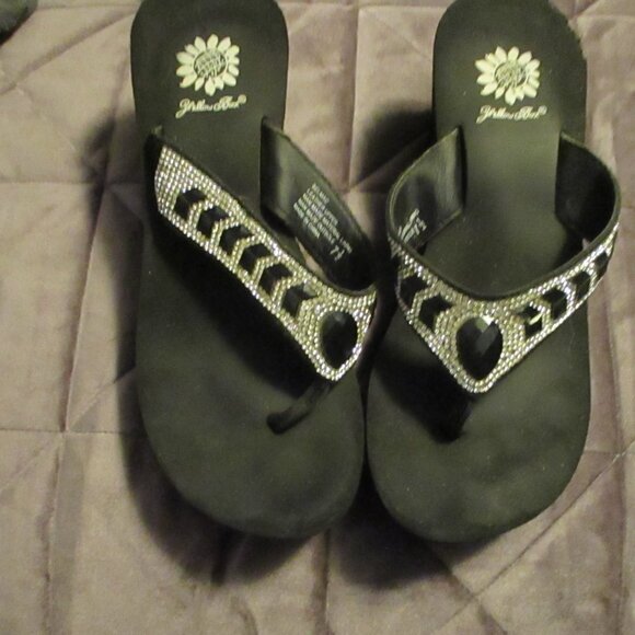 yellow box jewled sandals black  sz 7 1/2 M - Picture 1 of 5
